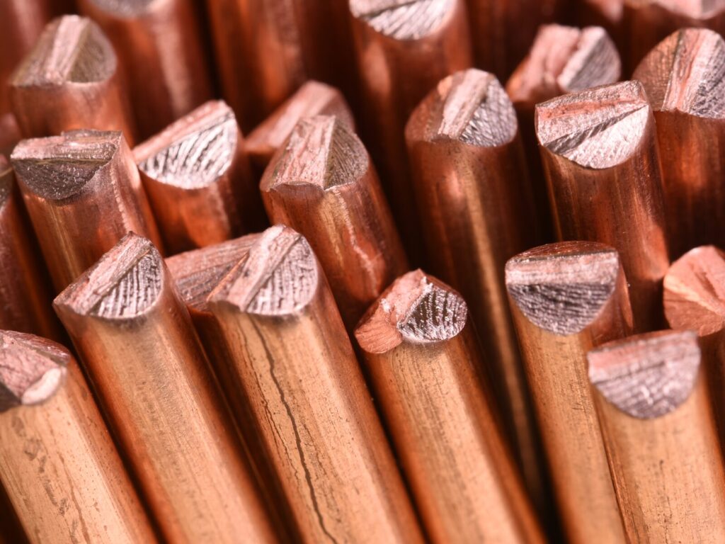 Focus on copper rods, the raw materials for electrical wires.