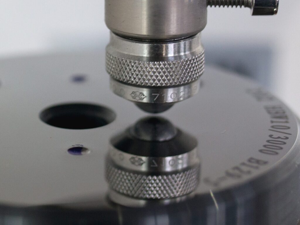 Focus on the diamond in a hardness tester