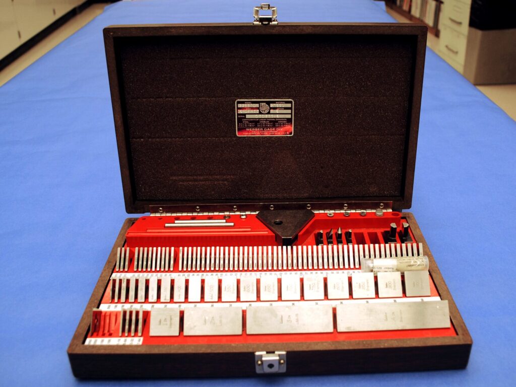 Gauge block set in a carrier case