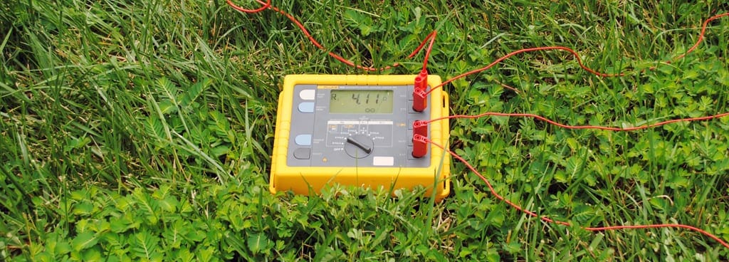 soil resistivity machine in use with accurate in the in testing of soil conductivity and design efficient electrode grounding systems by calculating soil resistivity