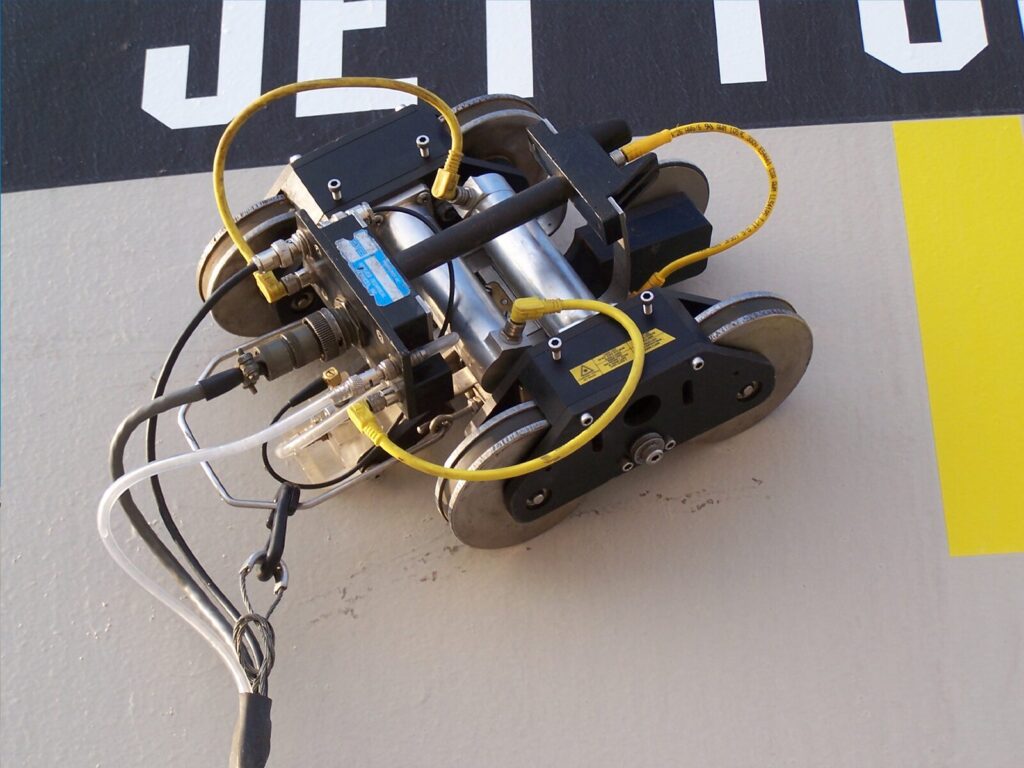 Ultrasonic Testing crawler robot
