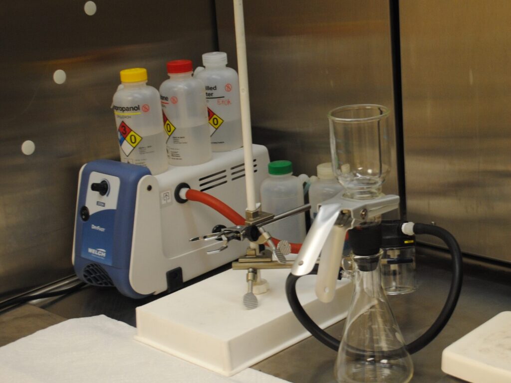 Cleanliness testing chamber