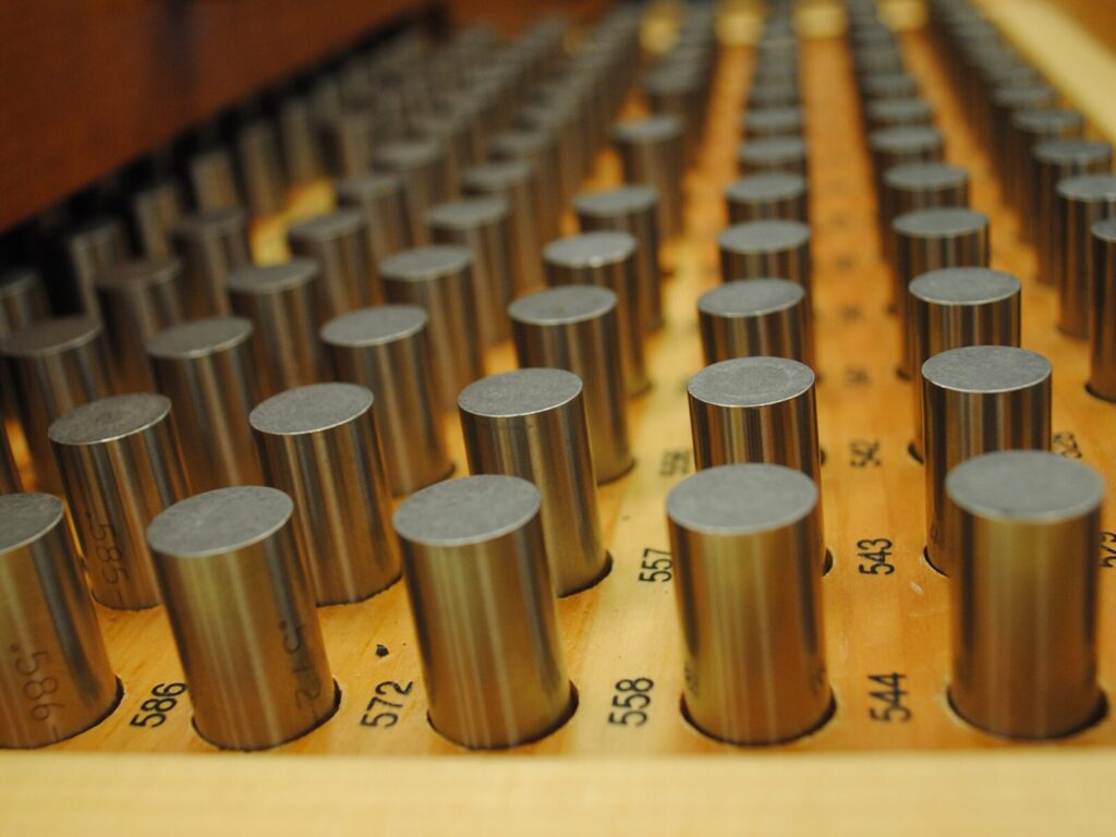 A set of cylindrical gauge blocks