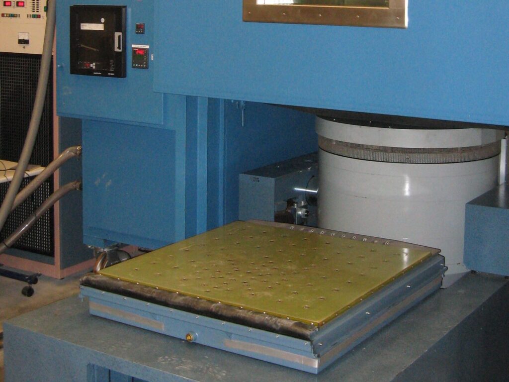 AGREE shaker table and environmental chamber