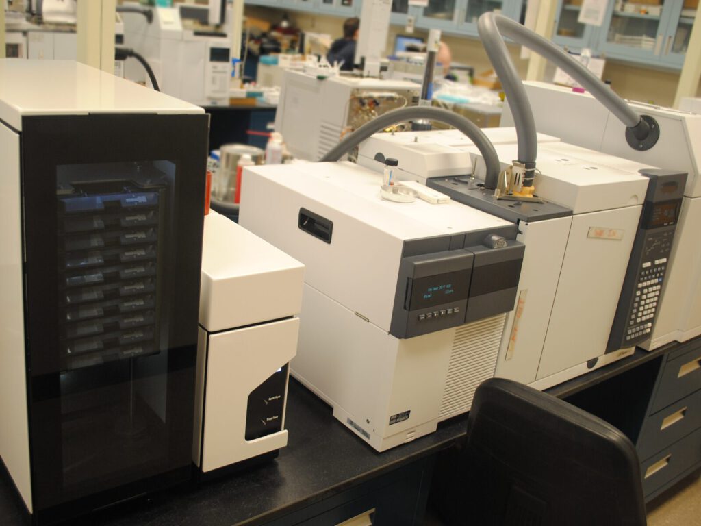 Equipment for gas chromatography/mass spectroscopy.