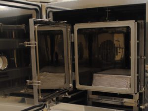 Testing chamber for quantifying volatile organic compounds (VOC).