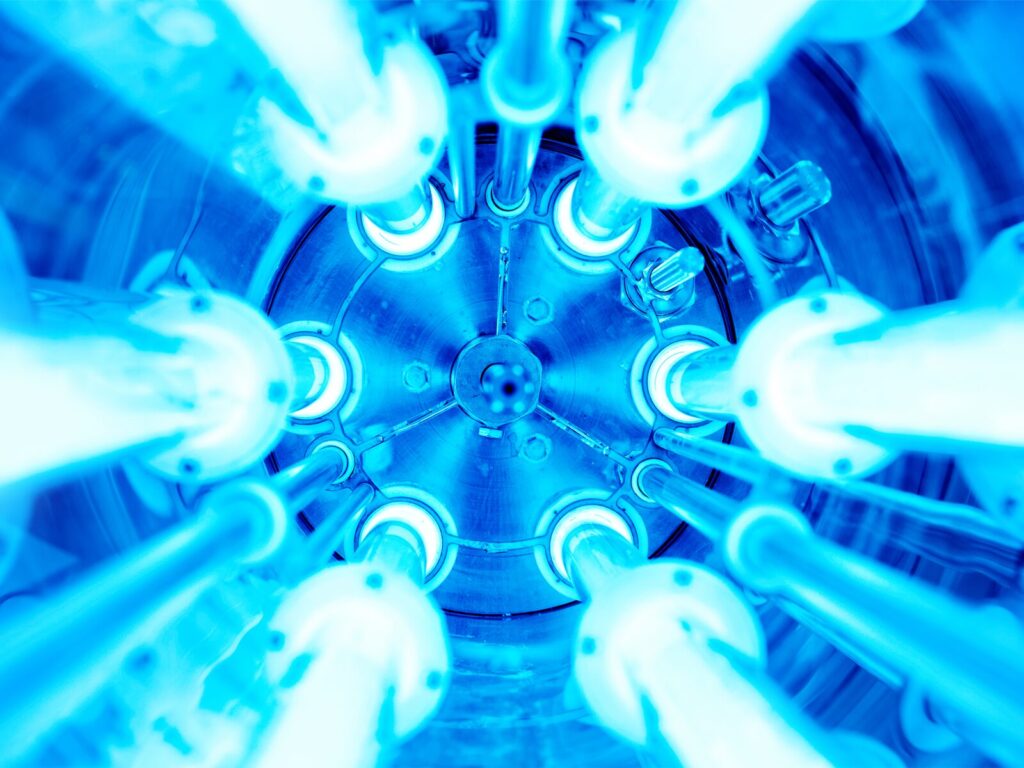 Focus on an ultraviolet light for heat lamp aging testing