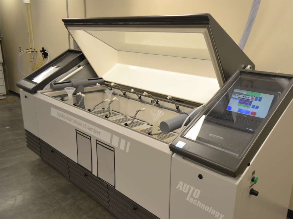 Salt spray testing chamber